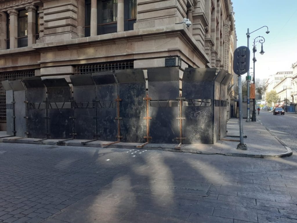 Renta Venta Fabricación Eventos Valla Antimotines Antivandalicas