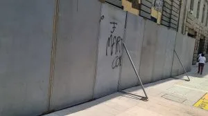 Renta valla barricada tapeal