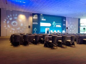 Audio y Pantallas LED para conferencias